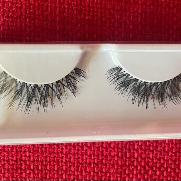 Hand-made Lashes - Picture 2 of 7